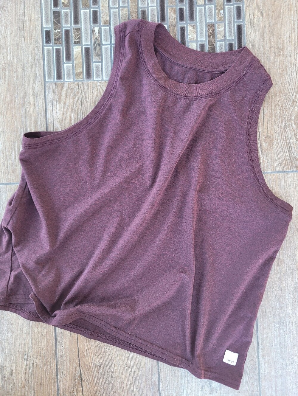 Vuori Energy Tank Top Raisin Size Small - Picture 2 of 5